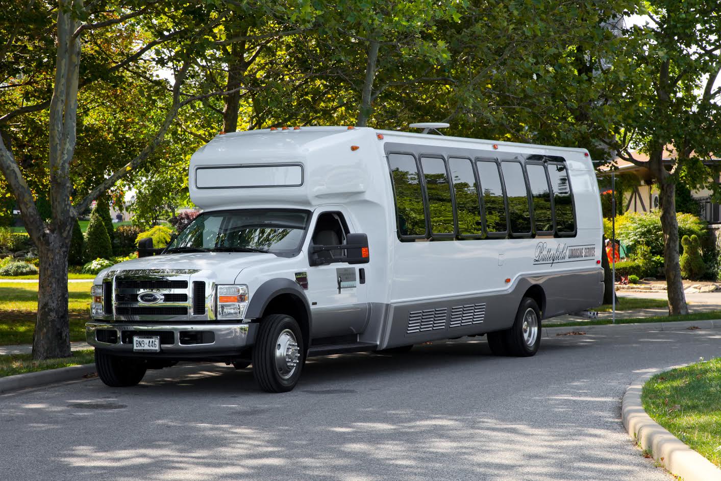 Windsor 22 Passenger Limo Bus Exterior